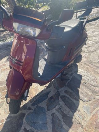 Peugeot SV 125 Rojo