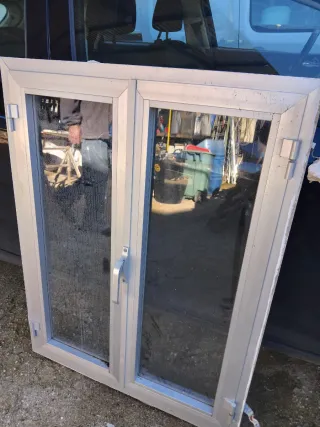 Ventana de aluminio medida 0'80 * 1'05