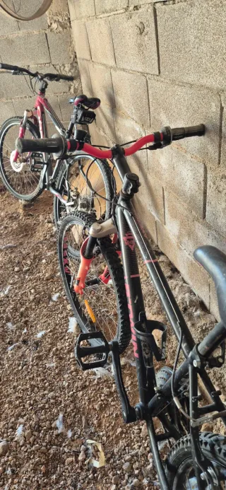 Bicicleta Montaña B'TWIN Negra y Roja