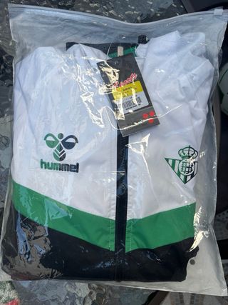 Chaqueta Betis Hummel Talla S