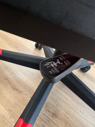 Silla Gaming Negra y Roja.  Marca Tempest.