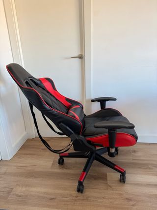 Silla Gaming Negra y Roja.  Marca Tempest.