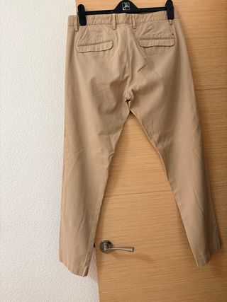 Pantalón chino AT.P.CO beige con pinzas