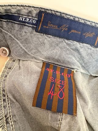 Pantalón chino AT.P.CO beige con pinzas