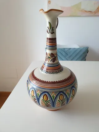 Jarrón de cerámica artesanal