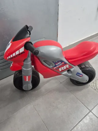 Moto de juguete para niños