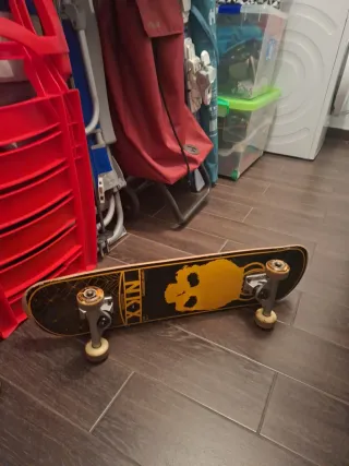 Skate NKX. Perfecta para personas de 14-25 años.