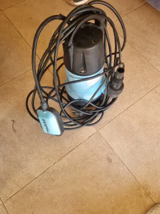 Bomba de agua sumergible con flotador