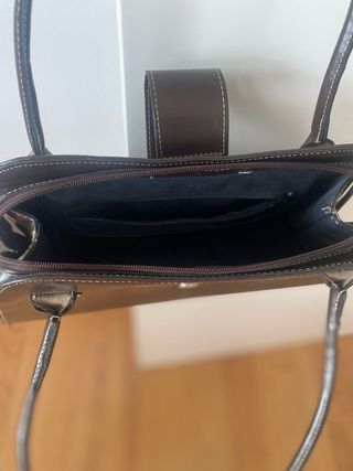 Bolso de hombro marrón