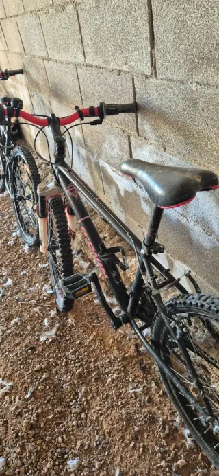 Bicicleta Montaña B'TWIN Negra