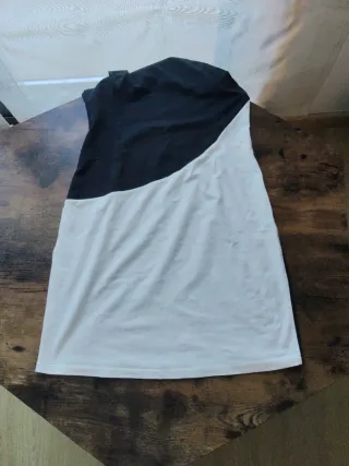 Vestido asimétrico negro y blanco