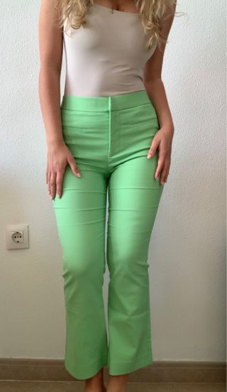 Pantalón verde Zara