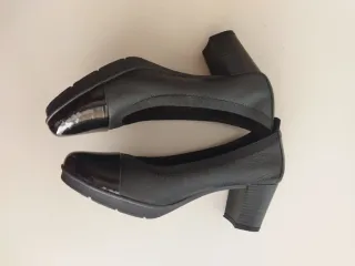 Zapatos Zoak Talla 37 Napa y Charol