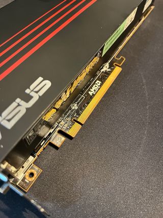 Gráfica ASUS Radeon HD 6950 2GB