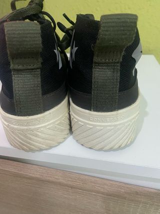 Zapatillas Converse altas negras y naranjas