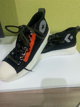 Zapatillas Converse altas negras y naranjas