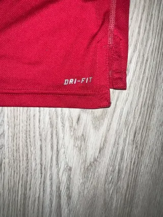 Camiseta Deportiva Nike Dri-Fit Roja