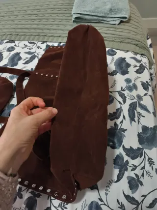 Bolso ante tachuelas marrón