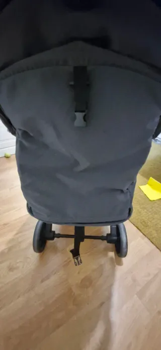 Silla de paseo plegable gris