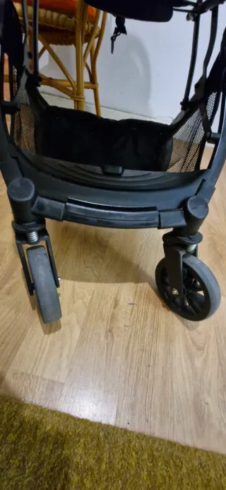 Silla de paseo plegable gris