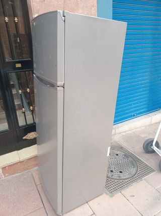 Nevera combi Bluesky gris