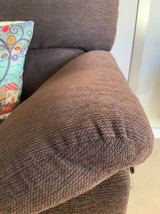 Divano 3 posti color marrone cioccolato