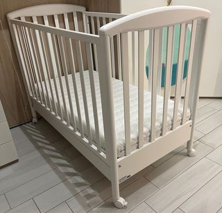Lettino neonato bianco con materasso Fopoapedretti