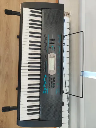 Piano Casio CTK-2100 + patas + funda