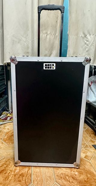 Flightcase para una Mesa Mezclas y 2 Controladores