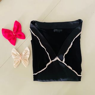 Top Y2K Zara negro bordado