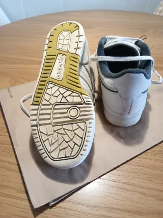 Zapatillas Adidas chico beige/verde