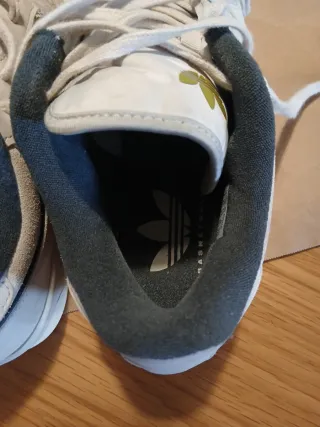 Zapatillas Adidas chico beige/verde