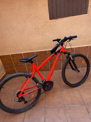 Bicicleta de Montaña naranja Btwin