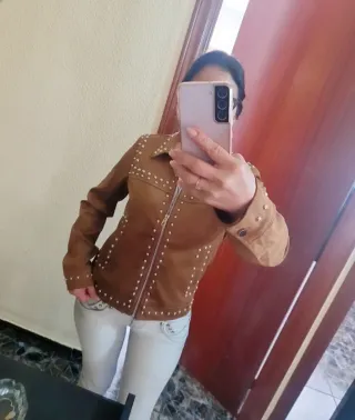 Chaqueta marrón mujer con tachuelas (talla S/36)