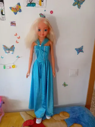 Muñeca tipo Rosaura azul