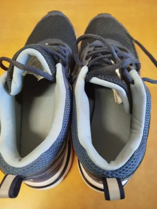 Zapatillas deportivas running azul y blanco