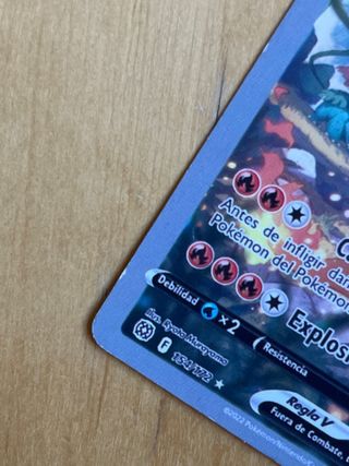 Carta Pokémon Charizard V Holo Ultra Rara