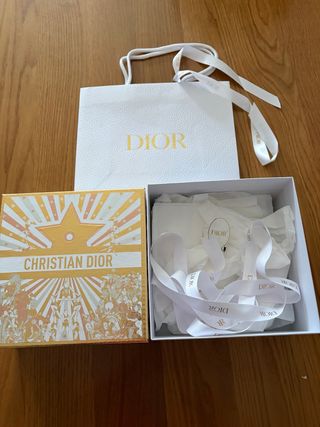 Caja Cofre y Bolsa Dior Dorada