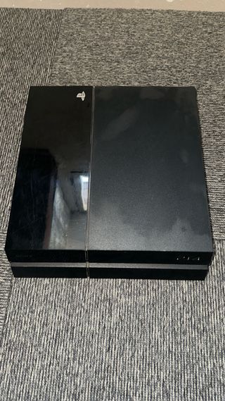 PS4 (PlayStation 4) Negra + 4 Juegos + mando