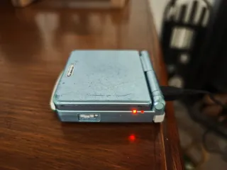 Game Boy Advance SP cargador y juego