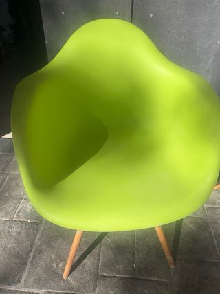 Sillas de diseño azul y verde