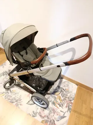 Carro de bebé y silla de paseo