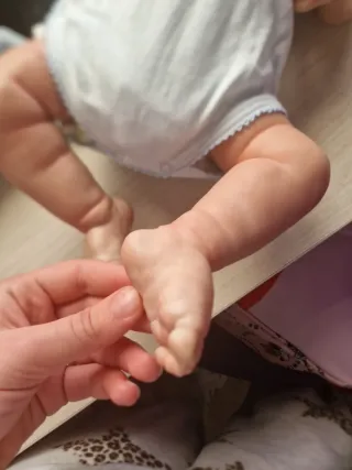 Bebé Reborn realista completamente nuevo.