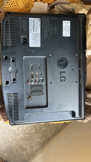 2 Televisores para colgar en pared