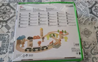 Tren de madera con accesorios Ikea