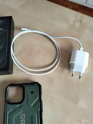 iPhone 12 Pro Max Grigio + Accessori