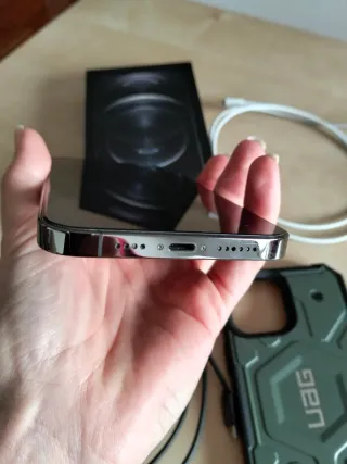 iPhone 12 Pro Max Grigio + Accessori