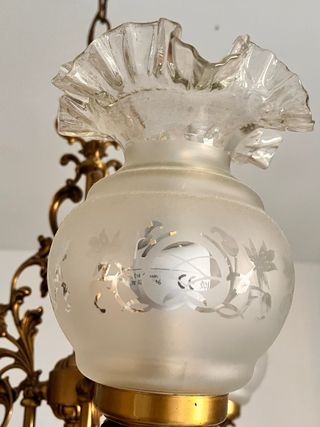 Lámpara de techo dorada clásica