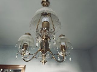 Lámpara de salón o habitación dorada