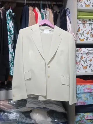 Traje sastre beige